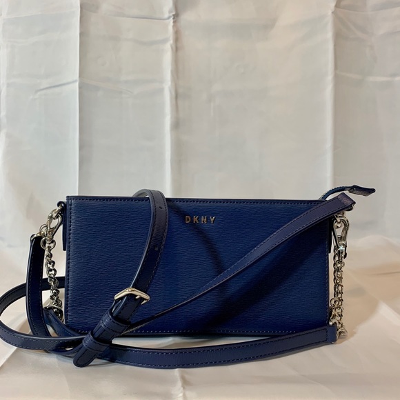 DKNY Bryant crossbody convertible handbag blue. Gold hardware - Picture 5 of 12